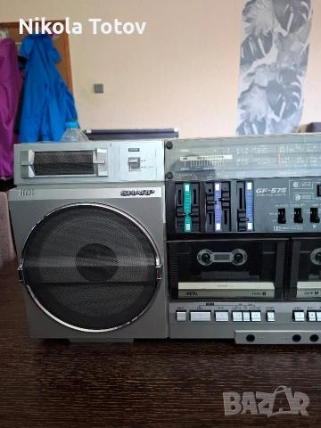 Продава се касетофон Sharp GF-575H. , снимка 2 - Радиокасетофони, транзистори - 55073311