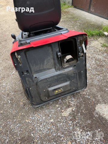 Тракторна косачка Castelgarden с кош 10 к.с briggs&stratton , снимка 11 - Градинска техника - 54608521