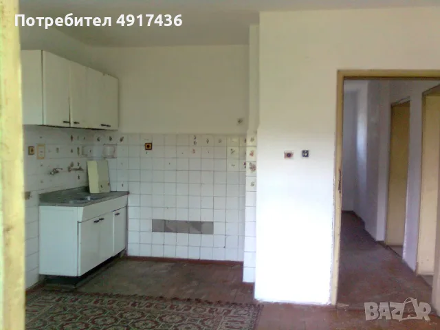 Триетажна тухлена къща с двор в град Каспичан -170 000 евро, снимка 9 - Къщи - 55647630