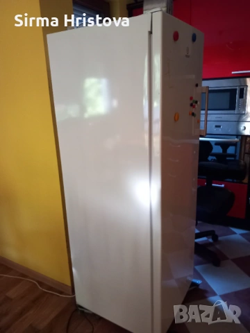  Вертикален фризер Indesit 245 л