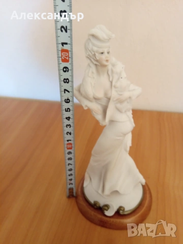 Италианска фигура CAPODIMONTE, снимка 9 - Статуетки - 53965012