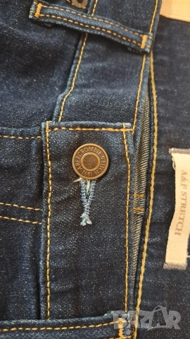 Дънки A&F нови 40€, снимка 4 - Дънки - 54422691