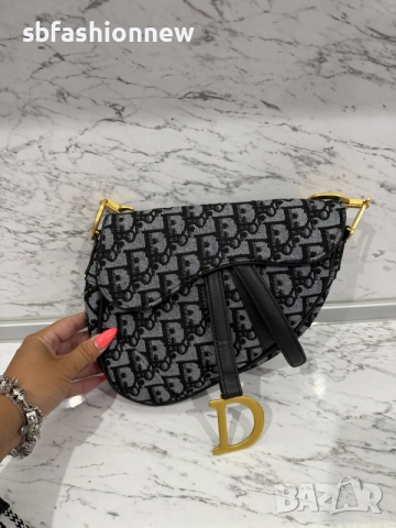 Dior Saddle чанта, снимка 2 - Чанти - 55377441