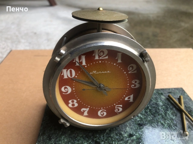 стар настолен часовник МОЛНИЯ - БАРАБАН - рядък, снимка 2 - Антикварни и старинни предмети - 51623024