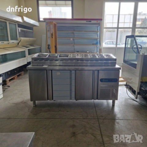Професионална хладилна маса с 3 врати, салатен бар и стойка за сосове