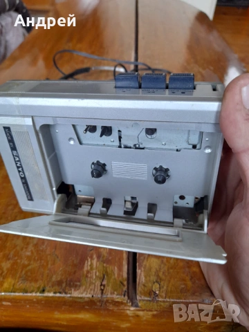 Стар Уокмен Sanyo M-G7SP, снимка 8 - Антикварни и старинни предмети - 54091985