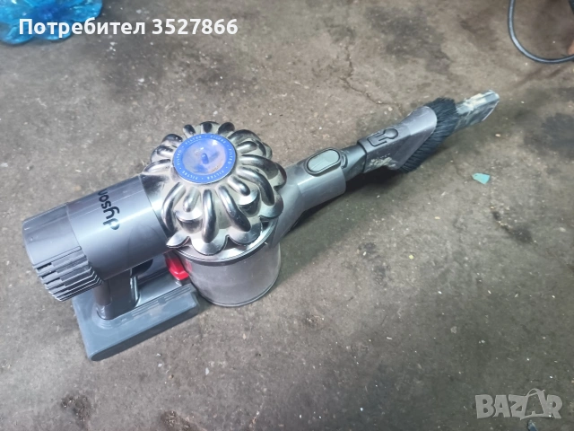 Прахосмукачка Dyson V6, снимка 2 - Прахосмукачки - 54893261