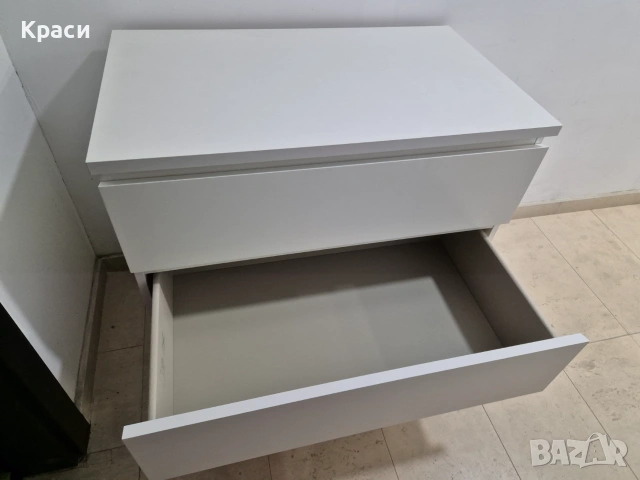 Скрин IKEA MALM с 3 чекмеджета в бял цвят и изчистен скандинавски дизайн., снимка 3 - Скринове - 54995783