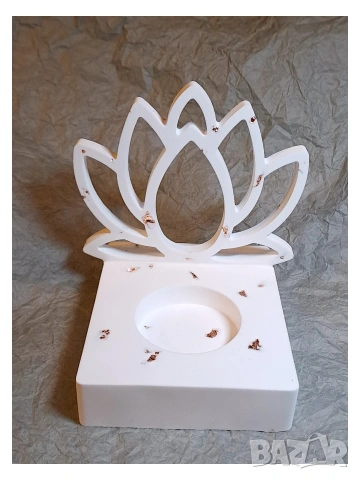Подаръчен сет с ароматна свещ, снимка 2 - Декорация за дома - 54370773