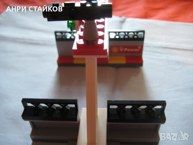 LEGO Shell V -Финална линия и подиум (40194), снимка 8 - Конструктори - 38953403