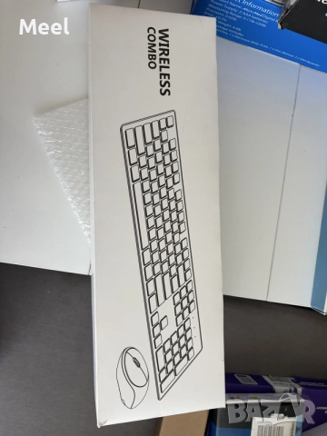 Това е Wireless Combo – безжичен комплект клавиатура + мишка.