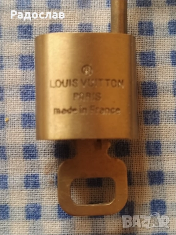 оригинален малък катинар Louis Vuitton Paris , снимка 3 - Други - 54073239