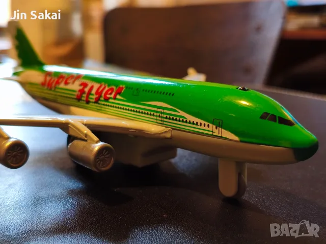 Модели на самолетчета Airbus A 380, снимка 11 - Влакчета, самолети, хеликоптери - 55316033