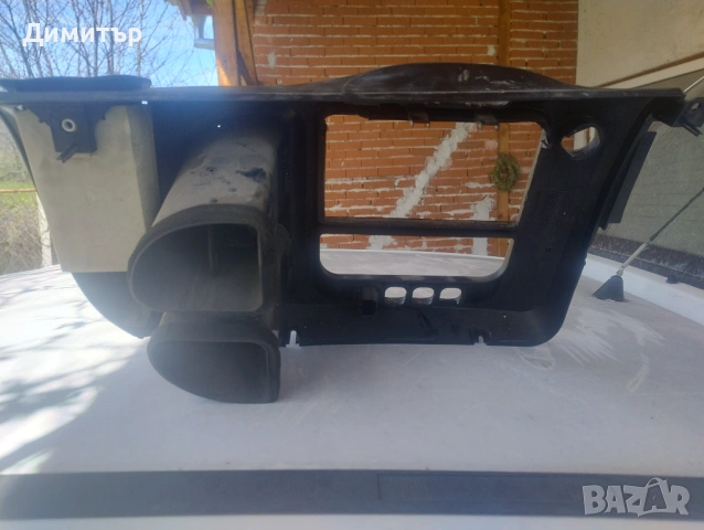 Рамка - Средна Конзола Табло За Форд Транзит 2002г. / Ford Transit 2002y, снимка 2 - Части - 54225069