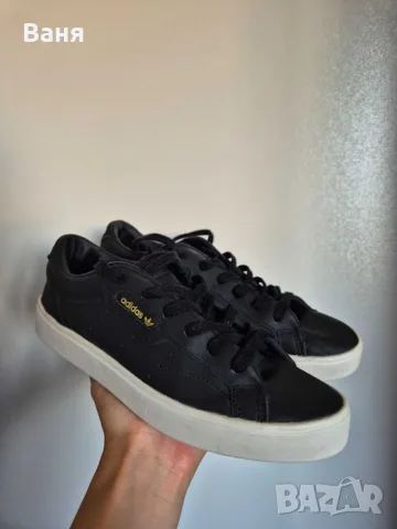 Дамски маратонки Adidas , снимка 2 - Маратонки - 55570422