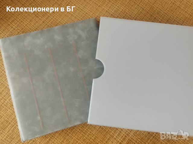 КЛАСЬОР ЗА 90 БРОЯ БАНКНОТИ /виж описанието/, снимка 2 - Нумизматика и бонистика - 54726702