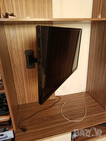 Телевизор Telefunken 32 инча, Smart ,със стойка за стена, снимка 4 - Телевизори - 55649036