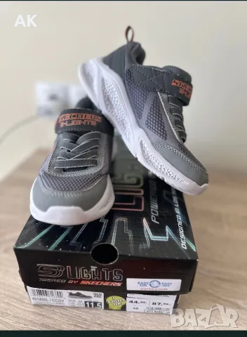 Светещи маратонки Skechers , снимка 3 - Детски маратонки - 55553107