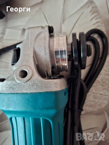 Ъглошлайф Makita GA5030R, 720 W, Ø 125 мм, снимка 4 - Шлайфмашини - 54390921