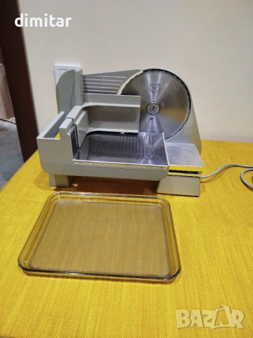 Колбасорезачка GRAEF - 130 W, снимка 2 - Кухненски роботи - 54242459