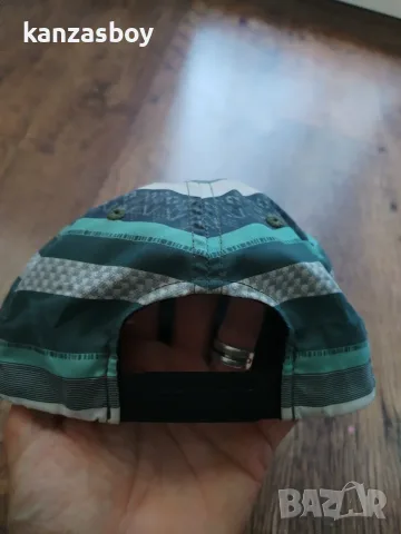 Volcom - страхотна юношеска шапка , снимка 6 - Шапки - 55304047