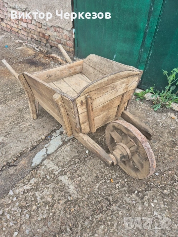 стара ръчна количка 