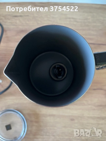Уред за разпенване на мляко Nespresso  Aeroccino4, 240 мл, снимка 4 - Кани - 54250770