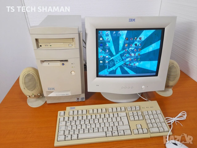 ⭐Продавам рядък НОВ ретро монитор IBM E54 произведен 2000 година⭐, снимка 4 - Антикварни и старинни предмети - 54610037