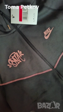 Nike Tech Fleece Syna World[L], снимка 4 - Спортни дрехи, екипи - 55052238