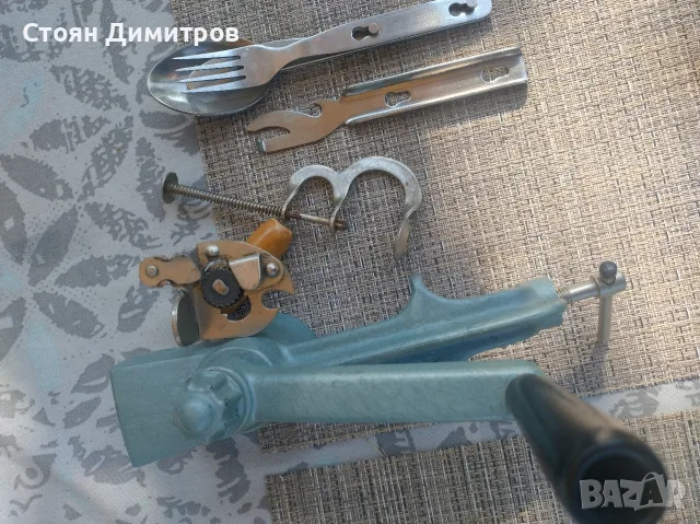 Стари нови запазени колекционерски уреди за дома...мелачка за ядки,машинка за костилки, отварачка за, снимка 10 - Други ценни предмети - 55501324