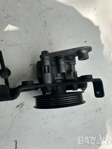 хидравлична помпа Toyota 2.0 D4d Avensis Rav4 Corolla Verso Тойота