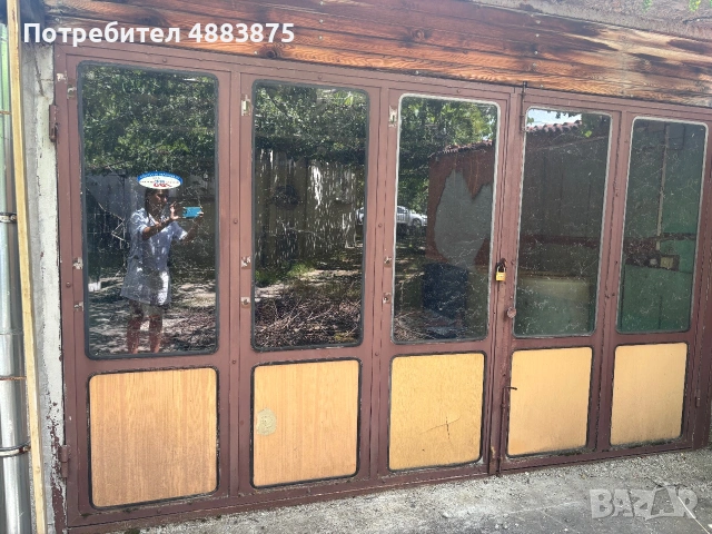 Просторна обзаведена къща с двор и отлична локация в село Петърч, снимка 8 - Къщи - 55253794