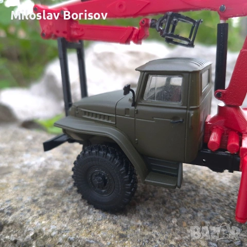 УРАЛ лесовоз в мащаб 1:43, снимка 9 - Колекции - 55252413