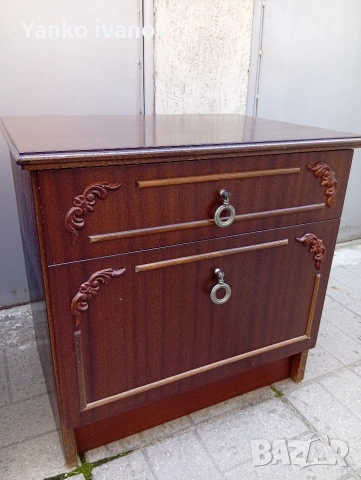 Нощни шкафчета, снимка 2 - Шкафове - 54302503