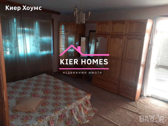 Масивна триетажна къща в град Гълъбово,обл. Стара Загора, снимка 3 - Къщи - 54078112