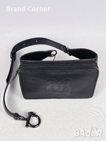 Нова дамска чанта Trussardi - черна, релефно лого и dust bag