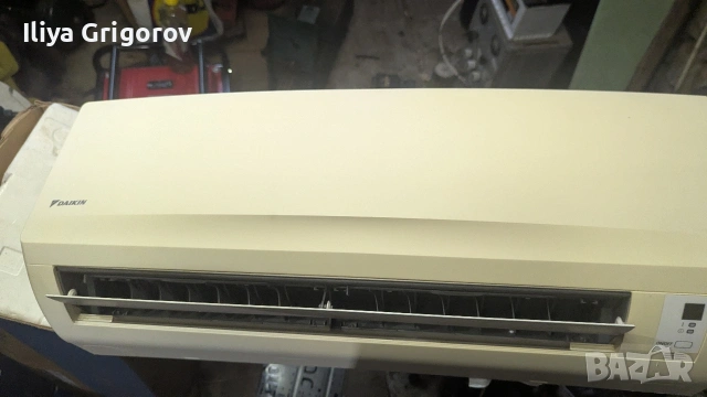 вътрешно и външно тяло от климатик Дайкин 