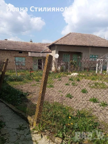 Къща в село Ломци