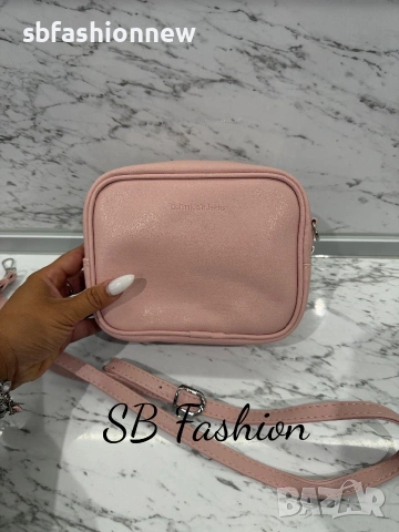 Calvin Klein чанта , снимка 4 - Чанти - 55039339