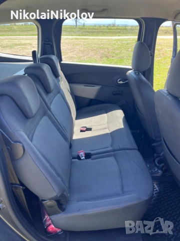 Dacia Lodgy 1.5 DCI, снимка 17 - Автомобили и джипове - 54123689