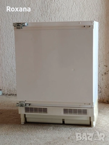 Малък хладилник за вграждане LEISURE ll460