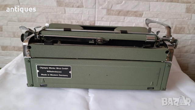 Стара пишеща машина Olympia SM2 - Made in Germany - 1950" година, снимка 5 - Антикварни и старинни предмети - 54629059