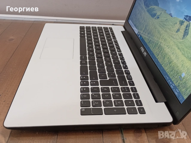 Лаптоп Asus R515M / 15,6", снимка 5 - Лаптопи за дома - 54630816