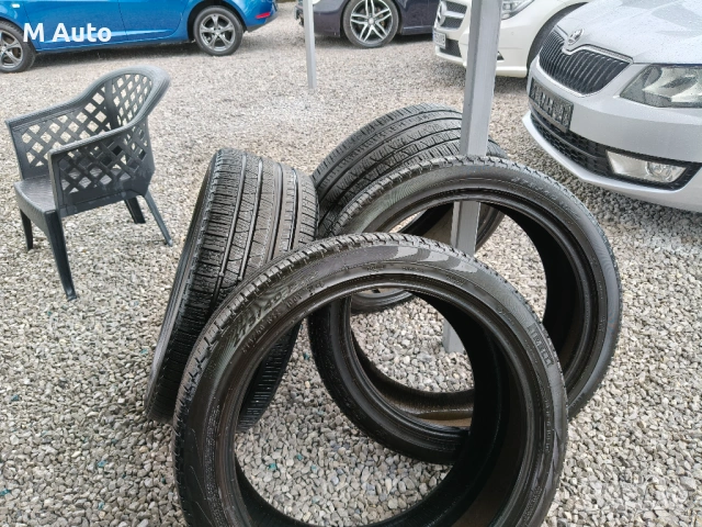 275/45R22