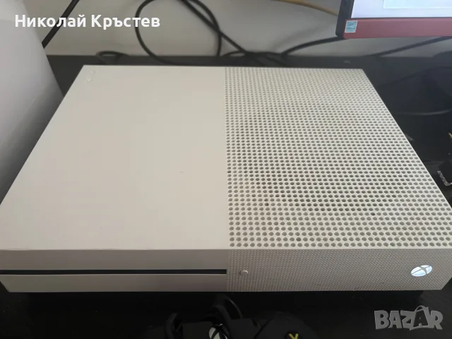 XBOX ONE S с два контролера и две игри, снимка 2 - Xbox конзоли - 55346090