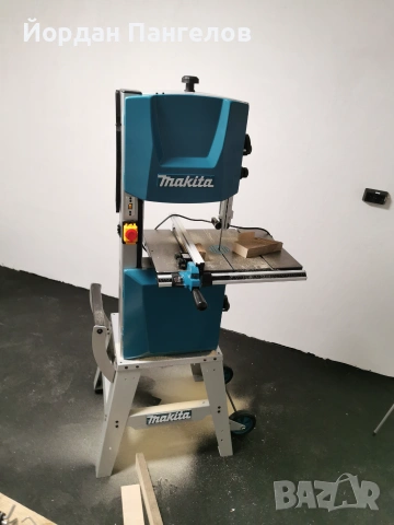 Ленторез Банциг за дърво Makita LB1200F, 900 W, 305 мм, снимка 4 - Други машини и части - 55159924