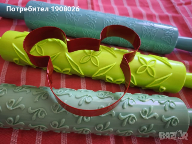 Комплект форми за печене и сладкарски нож + 3 релефни точилки и мерителни чашки, снимка 9 - Аксесоари за кухня - 55199730