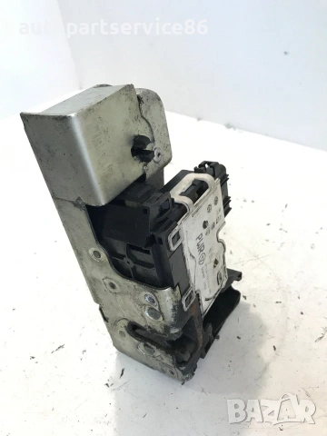 Заключващ механизъм на предна дясна врата за Ford Transit Mk6 / Mk7 (YC1A-V21812-Bm), снимка 2 - Части - 55046911
