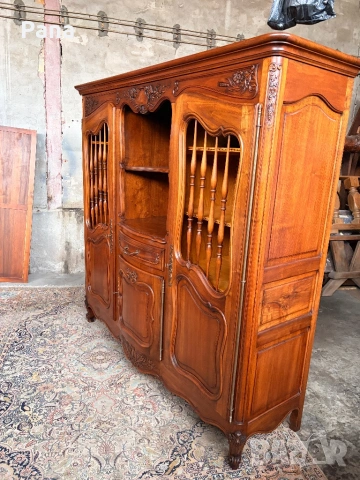Старинна орехова витрина, гардероб., снимка 2 - Гардероби - 54495376