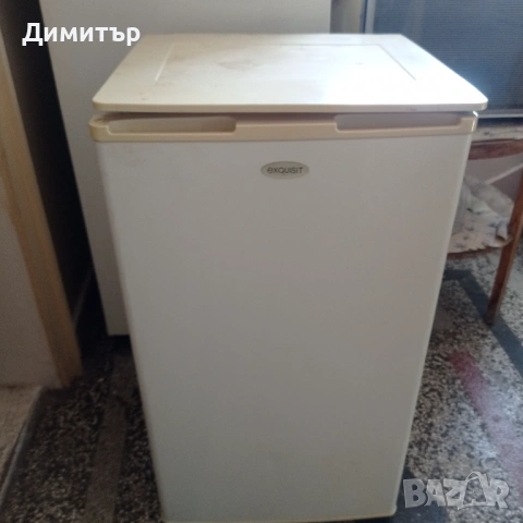 Малък хладилник с компресор 